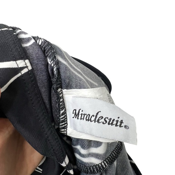 Miraclesuit Escape Tummy Control One Piece Swimsuit Slimming Black Print 16D - Picture 5 of 5